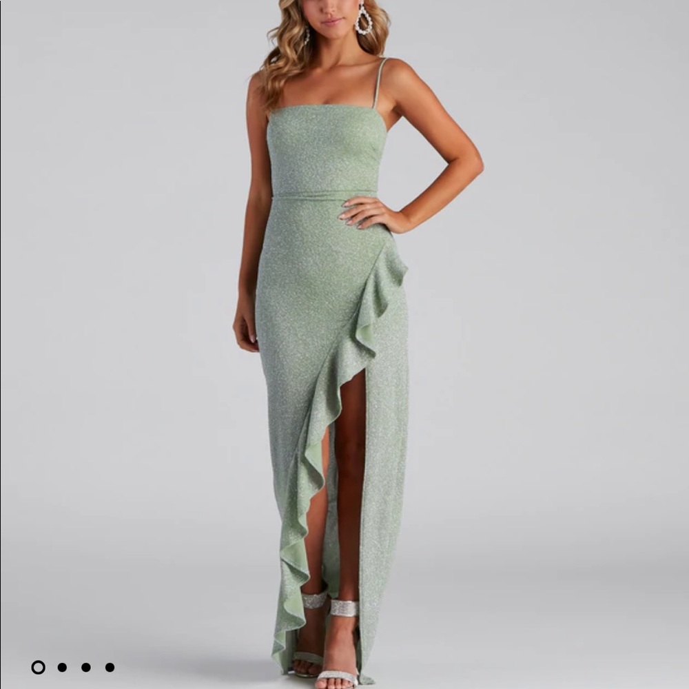 Constance Sage glitter formal ruffled dress. Size small. NWT